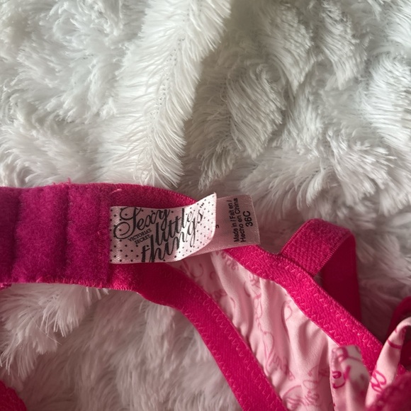Victoria's Secret Pink Script Bra - Picture 4 of 4